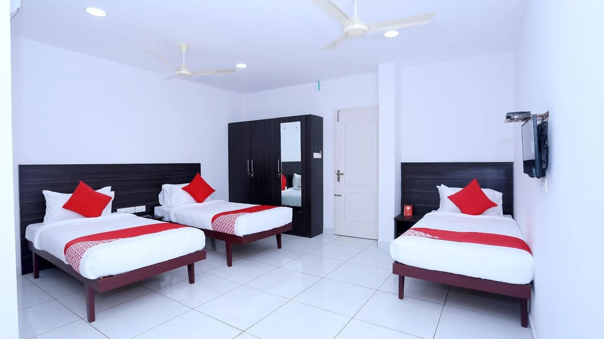 Hotel O Kings Fort Kochi 4*,  India