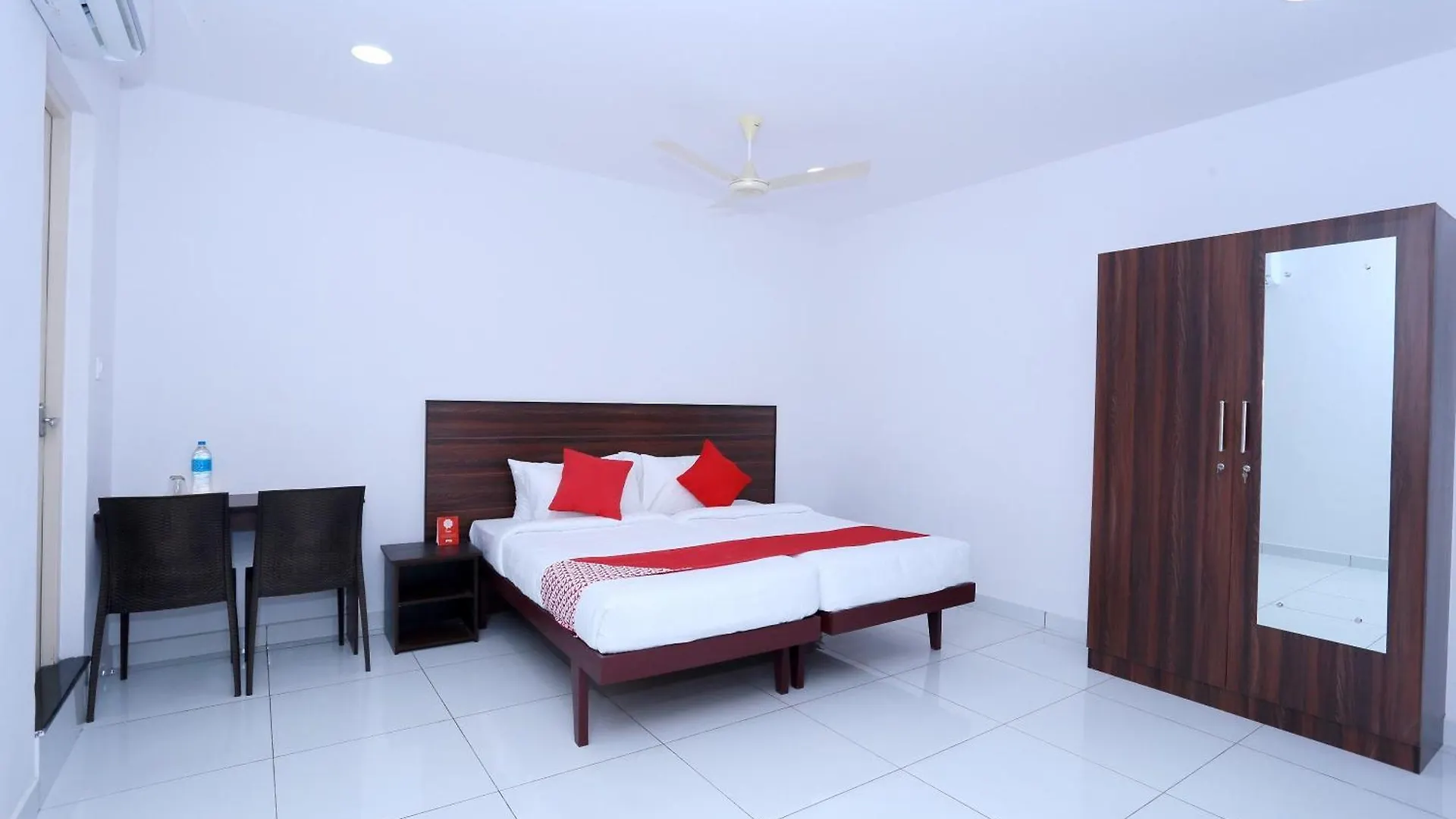 Hotel O Kings Fort Kochi 4*,